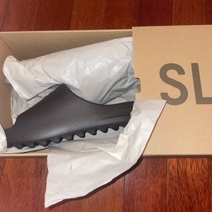 Adidas Yeezy Slide Onyx size 11